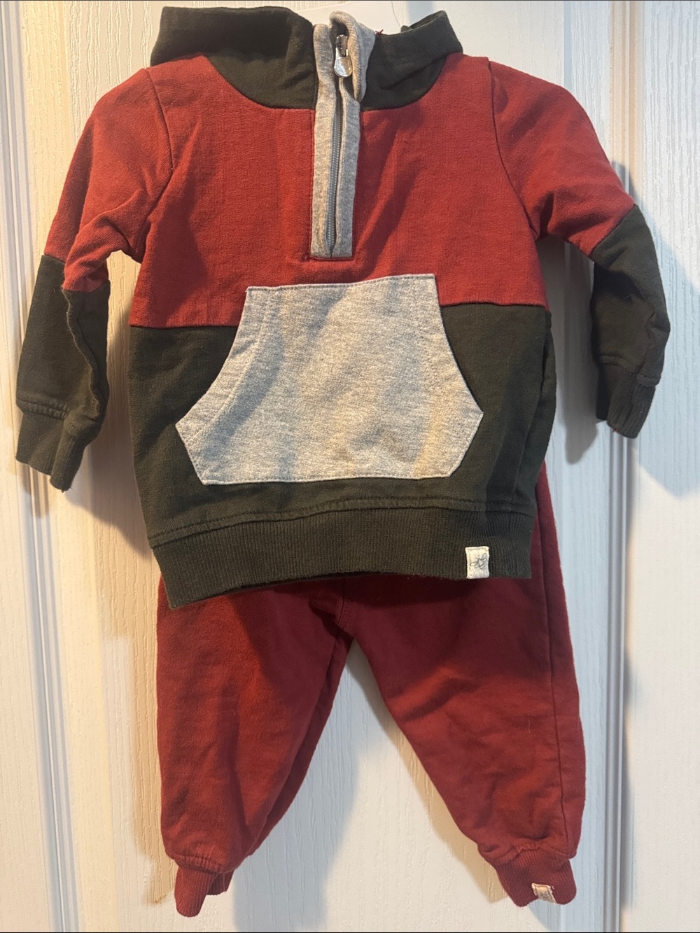Burt’s Bees Baby 2-Piece Colorblock Hoodie & Jogger Set – 3-6 Months